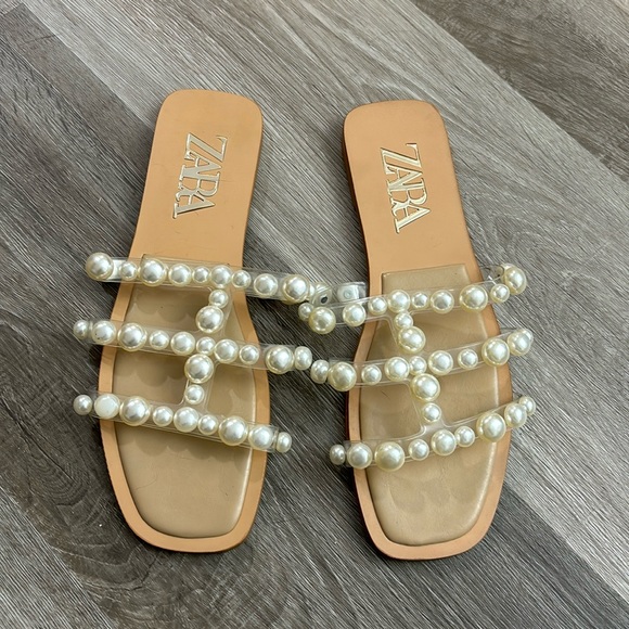 Zara Shoes - Zara pearl sandals never worn size 7.5 one pearl is worn down